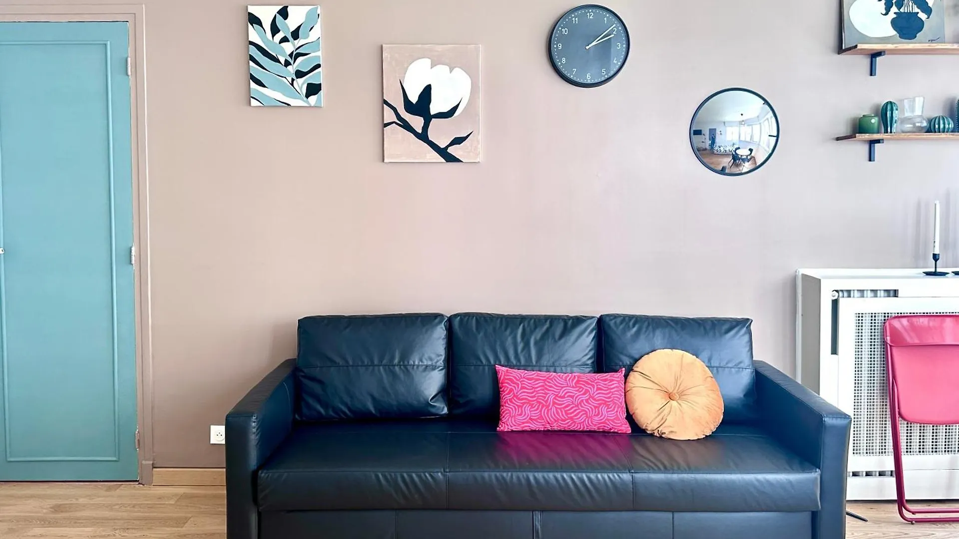 Urban Oasis Paris Apartment 0*,  France